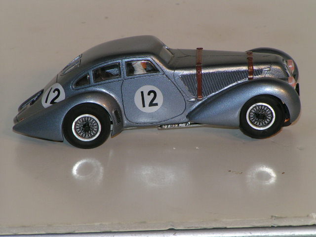 1/32ND SCALE BENTLEY EMBIRICOS.LM 1949, 50 & 51 .RTR