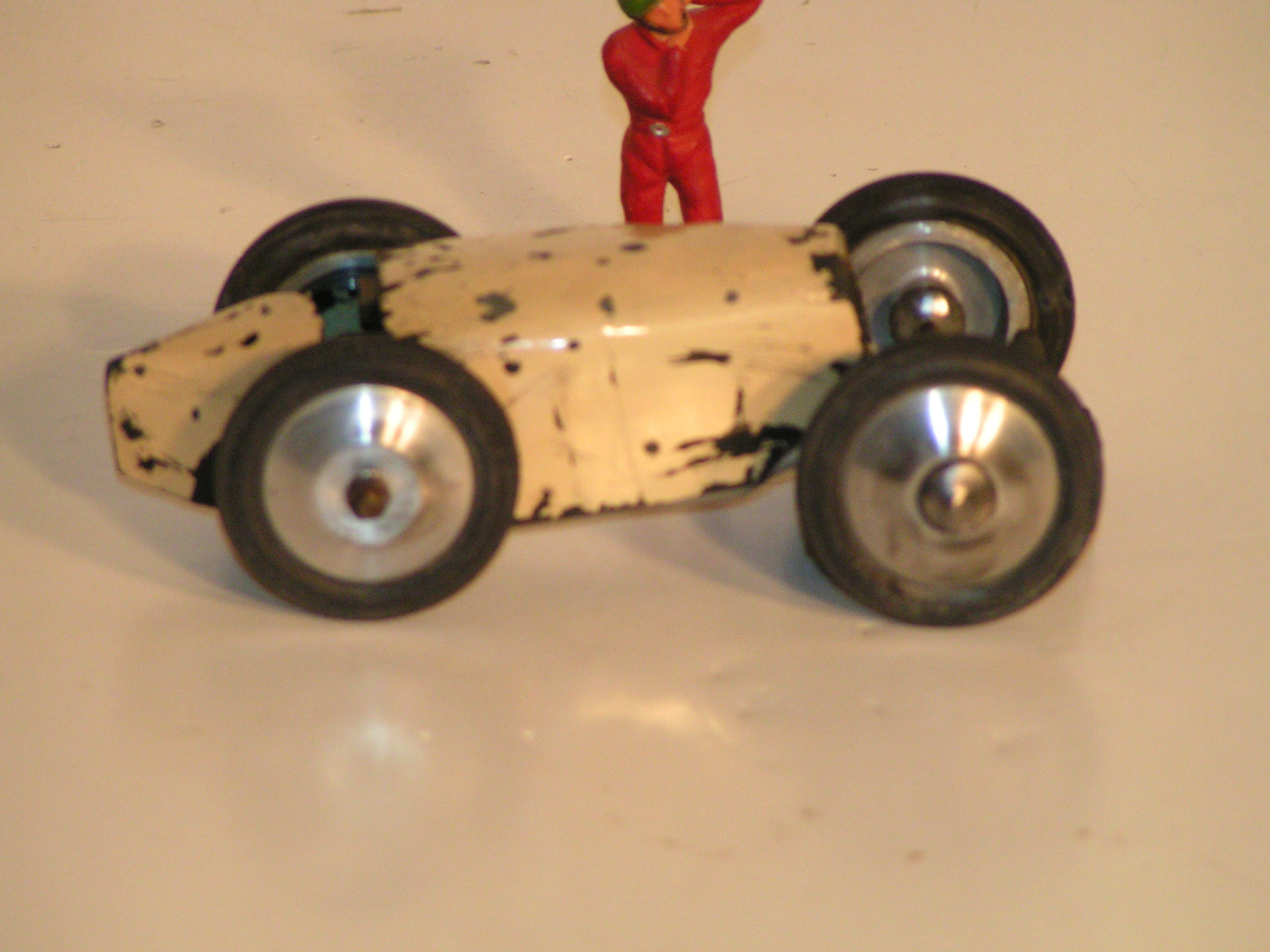 1932 WHITE CAR,BRASS BODY.