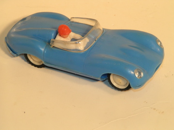 1/32ND SCALE JAGUAR D. A SOFTER PLASTIC BODY IN WHICH BOTH HALVES OF THE BODY FIT TOGETHER WITHOUT SCREWS.,NOT SPEEDKING. RARE