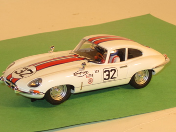 1/32ND SCALE JAGUAR XKE TYPE SERBING