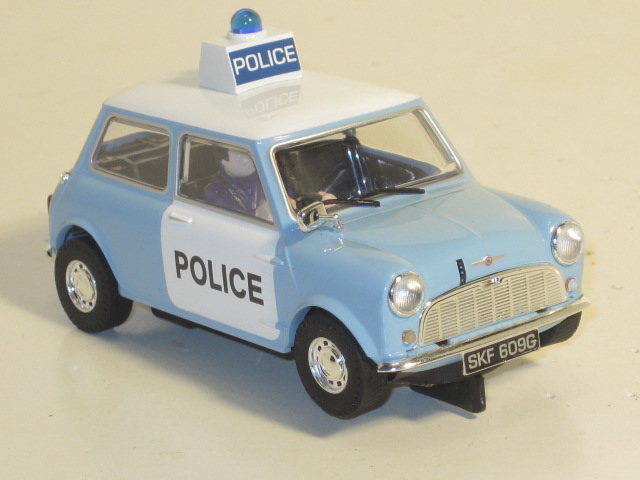 1/32ND SCALE POLICE MINI COOPER  