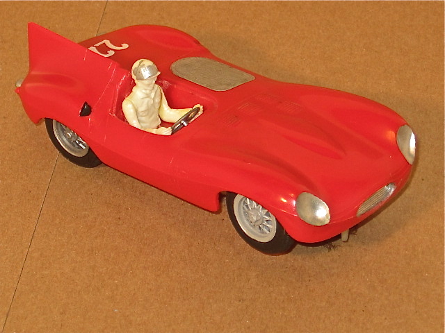 1/32ND SCALE JAGUAR D 1959-60 ,6 VOLT LONG SHAFT MOTOR, WHITE NYLON CHASSIS & WHEELS. VERY RARE
