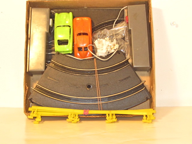 CONTENTS OF THE 1/43RD SCALE SET