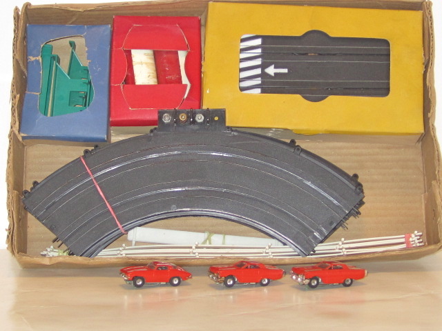 CONTENTS OF THE HO SCALE SET, RARE