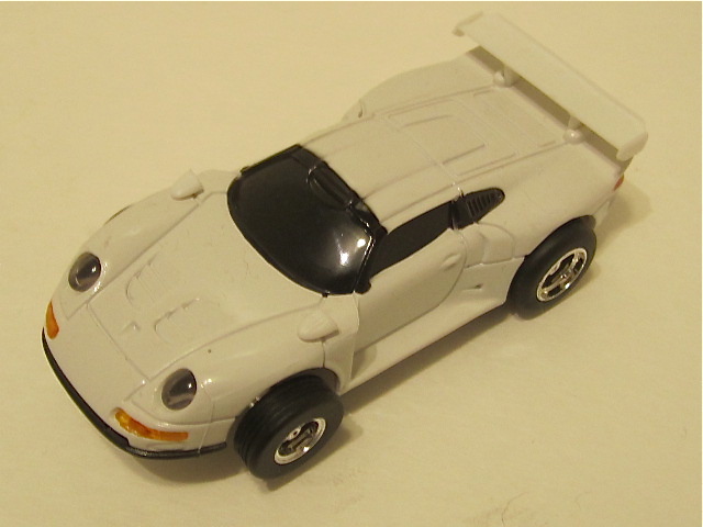 1/43RD SCALE PORSCHE  911 GT1