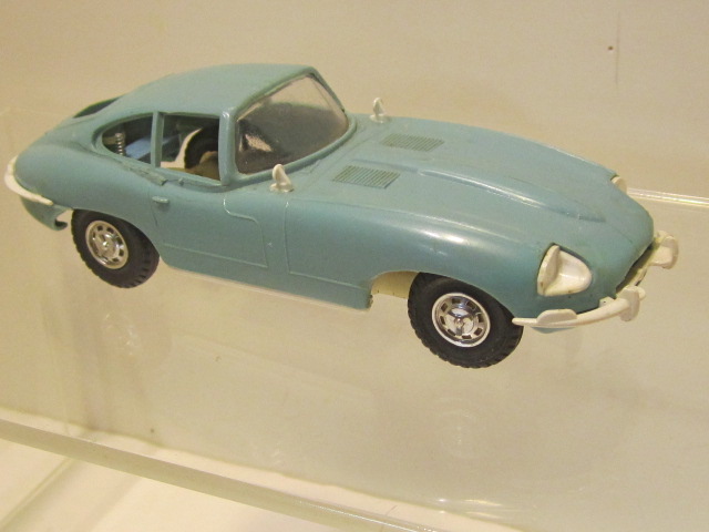 1/32ND SCALE JAGUAR XKE FROM THE RARE JAMES BOND SET