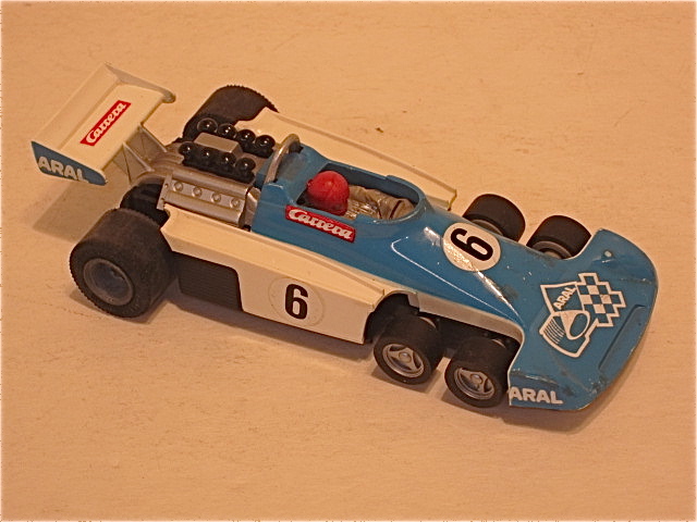 1/32ND SCALE  6 WHEELED TYRRELL P34
