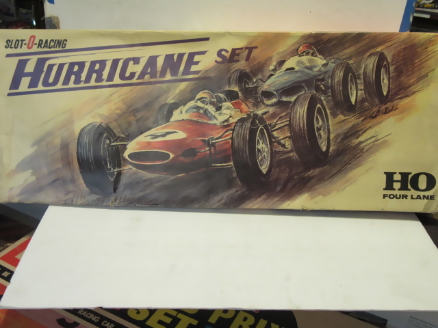 VERY RARE HO SCALE 4 LANE SET WITH A BUICK RIVERA,JAGUAR XKE, STINGRAY, & A FERRARI 250 GTO. 