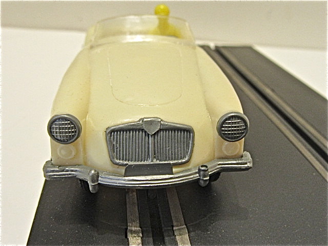 FRONT VIEW OF THE 1/32ND SCALE MGA.RARE  