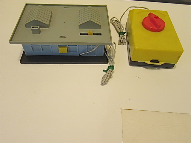 THE TRAIN BATTERY CONTROL BOX & THE AUTO CONTROL BOX  