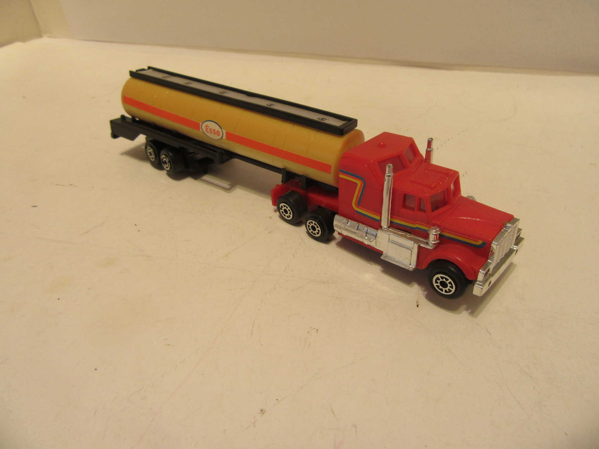 HO SCALE SEMI TRUCK