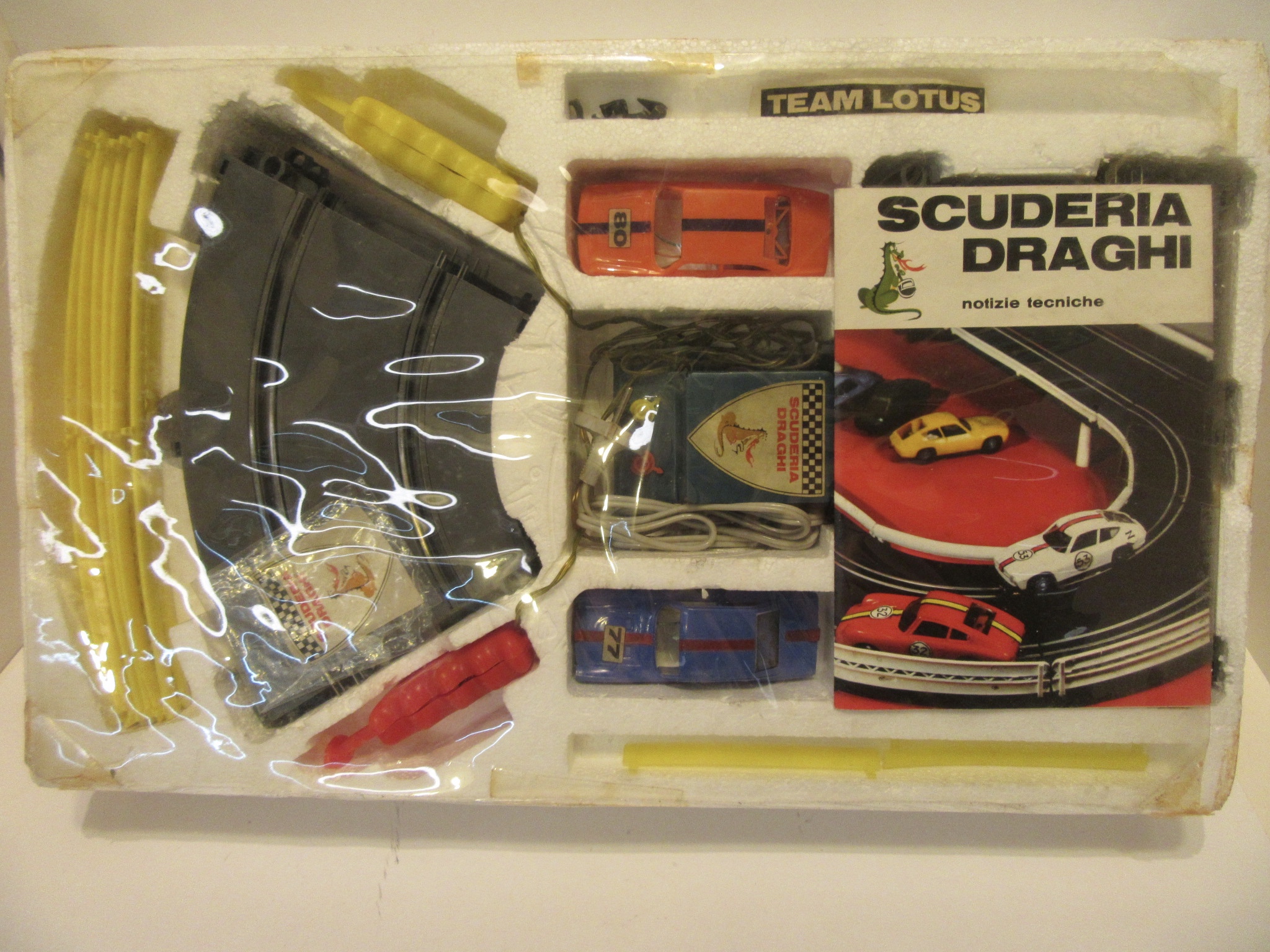 CONTENTS OF THE 1/36TH SCALE SET. VERY RARE