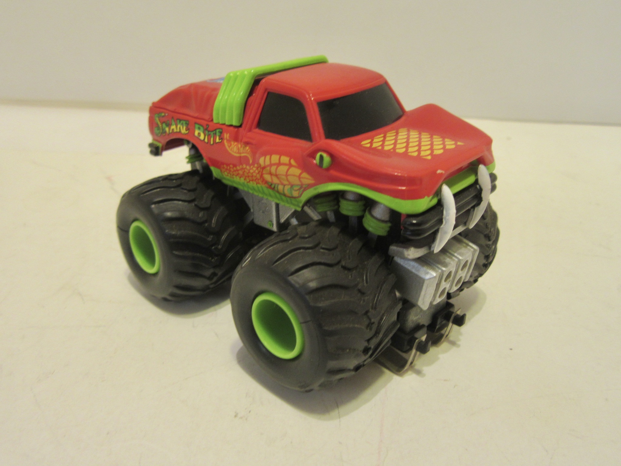 MONSTER TRUCK SNAKE BITE   