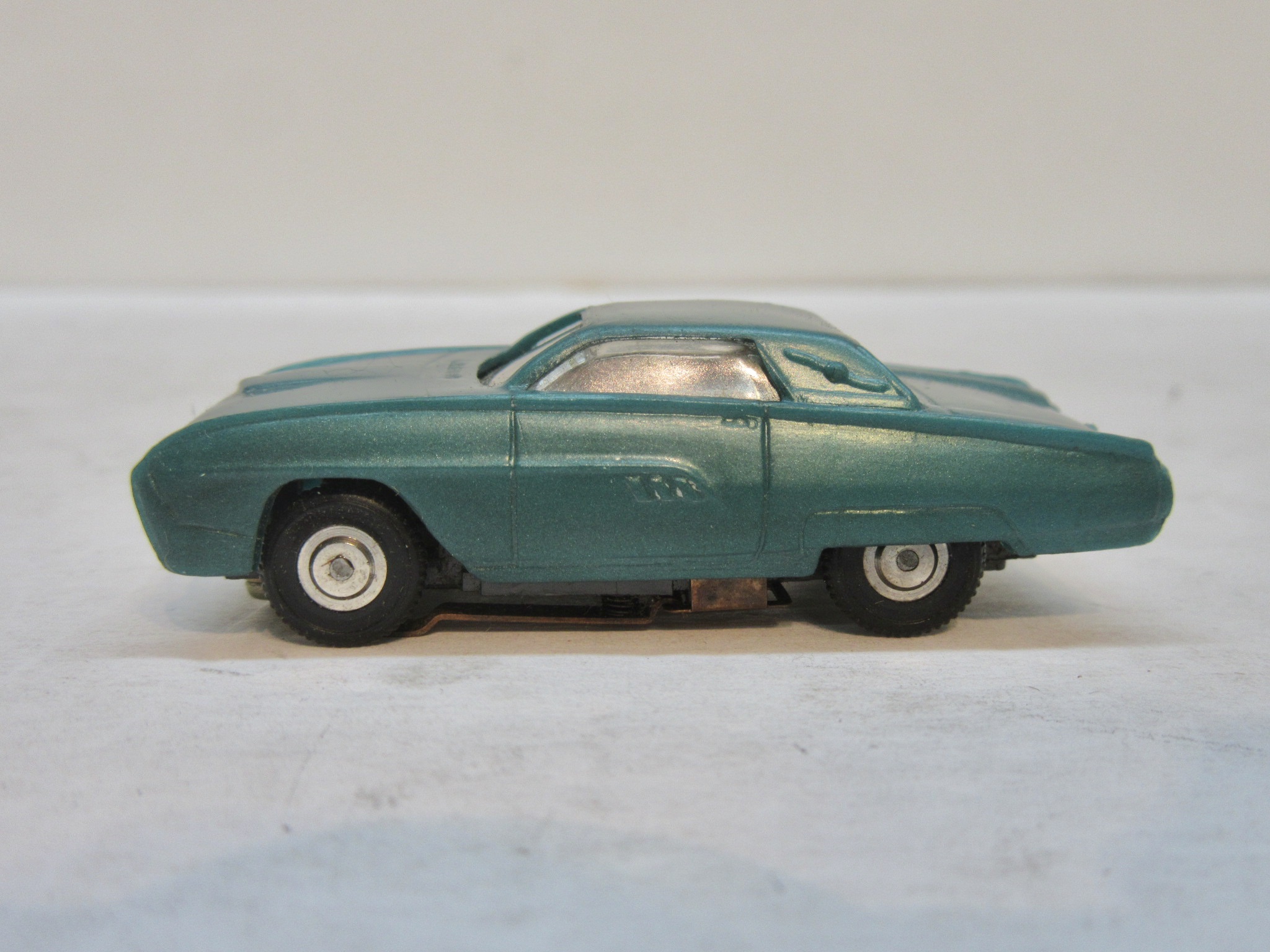 HO SCALE FORD T BIRD