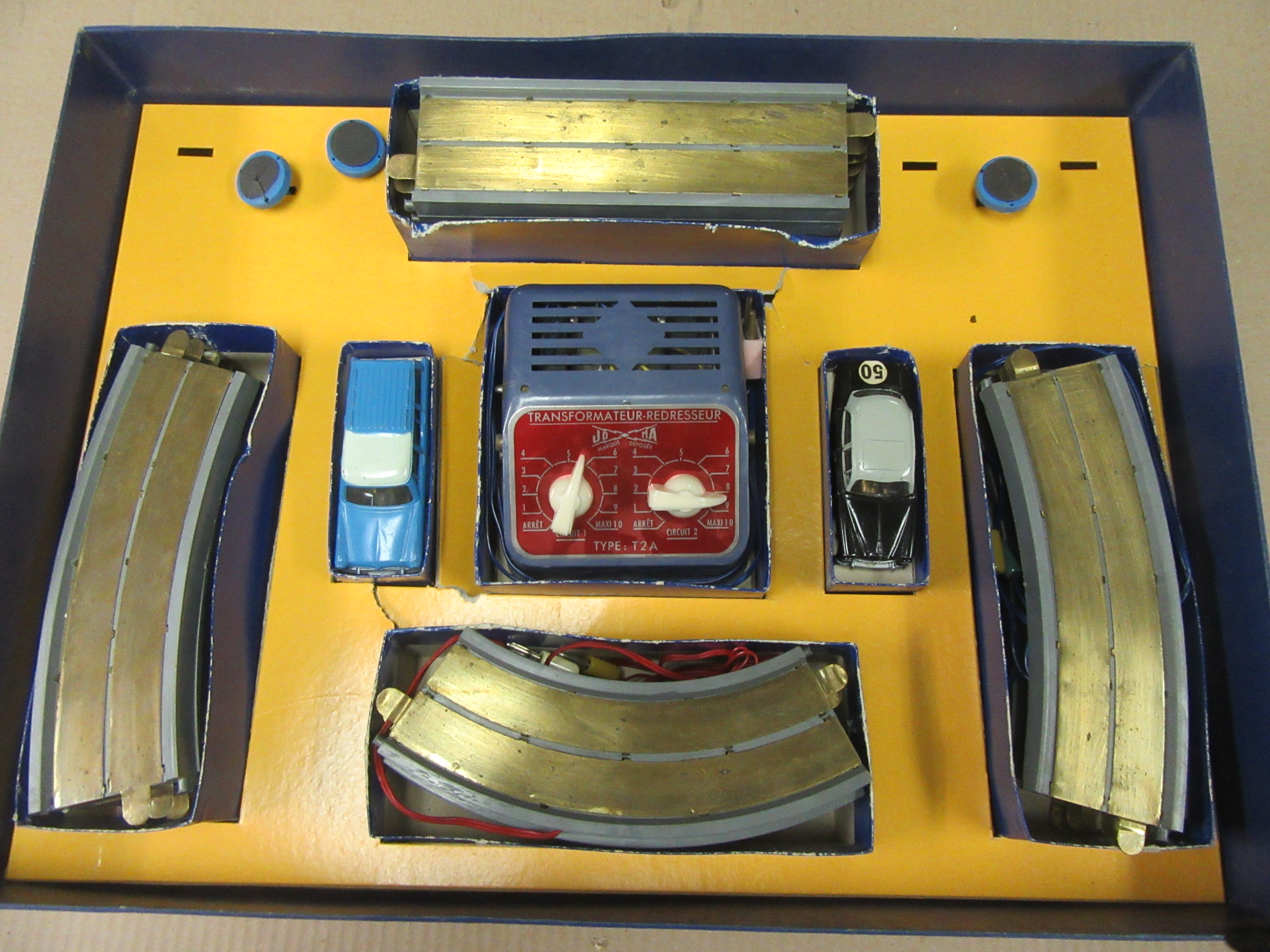  2 CAR 1/43RD SCALE 1958-59 SET. ZAMAK BODIES BY QUIRALU.