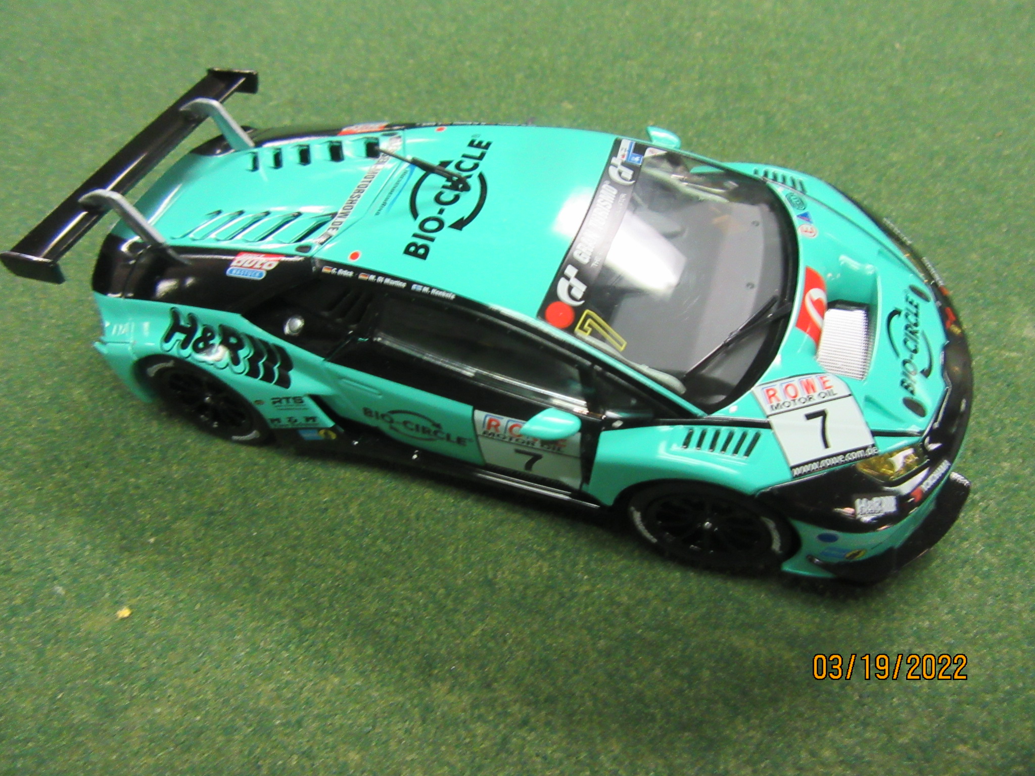 1/32ND SCALE LAMBORGHINI HURACAN  