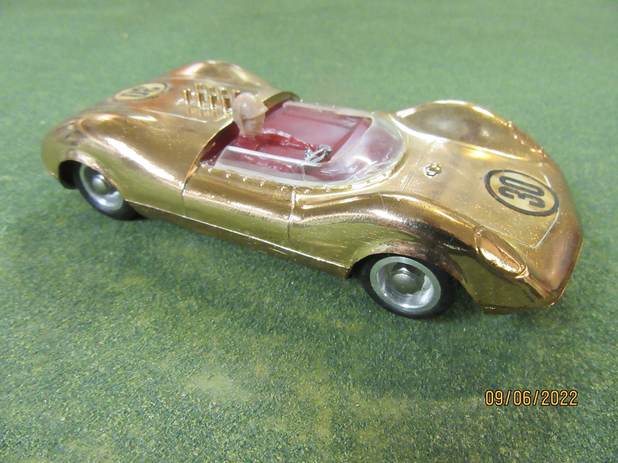 1/32ND SCALE GOLD CHROMED LOTUS 30    