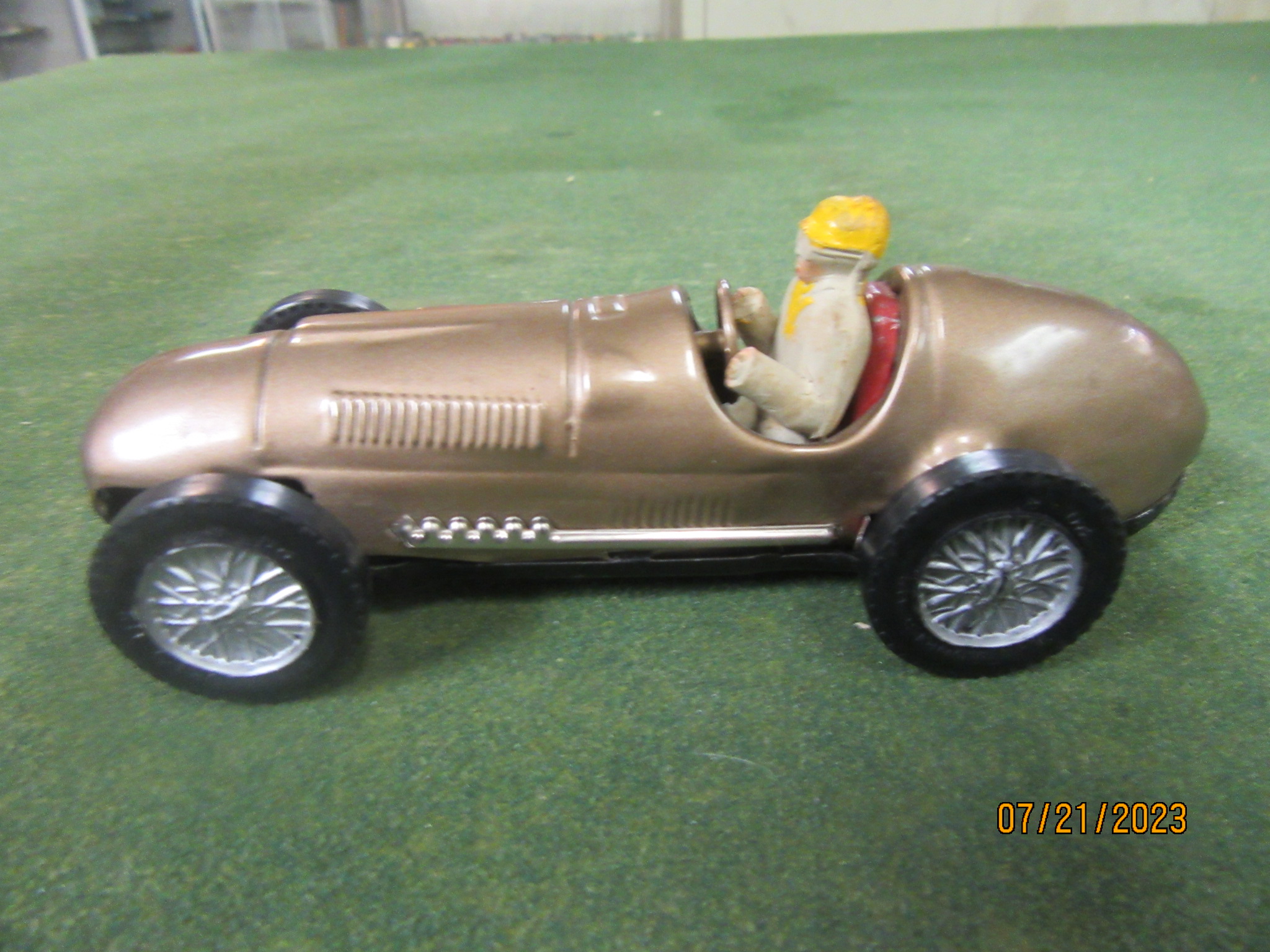  COPPER CCOLOR TINPLATE FERRARI, BODY IS SCALEX 