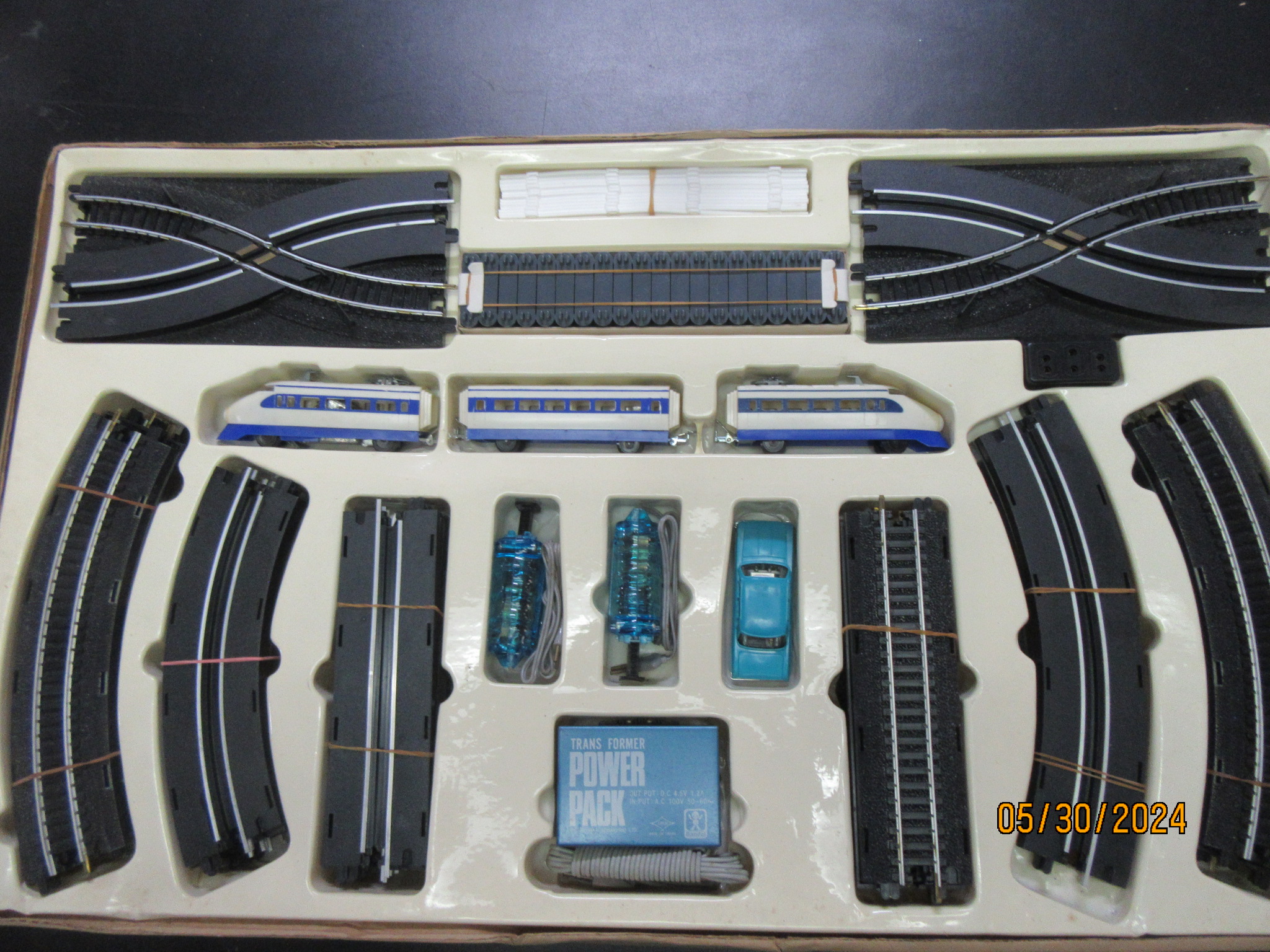 CONTENTS OF THE SET