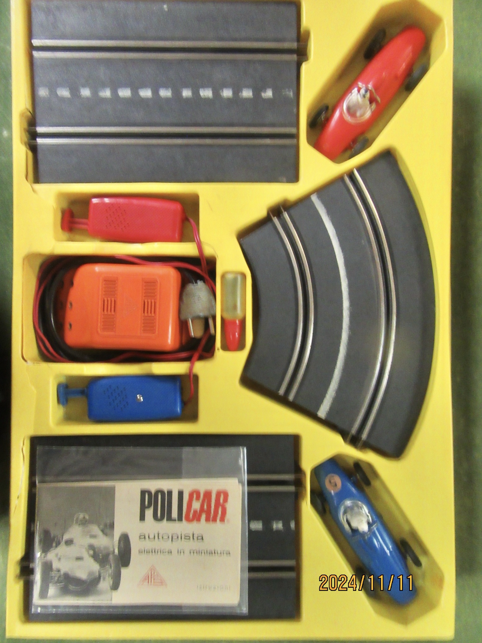 CONTENTS OF THE 1/30TH SCALE FERRARI 156 SET#1 MADE IN 1963