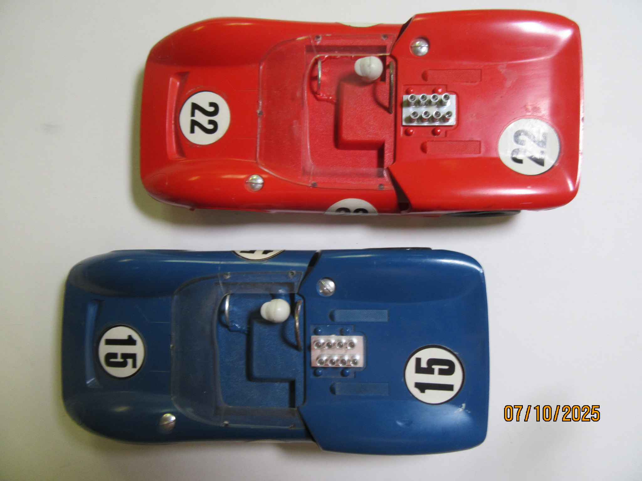1/24TH SCALE LOLA T70 CARS  . ALL 1/24TH SET CARS ARE FACTORY PAINTED.RARE