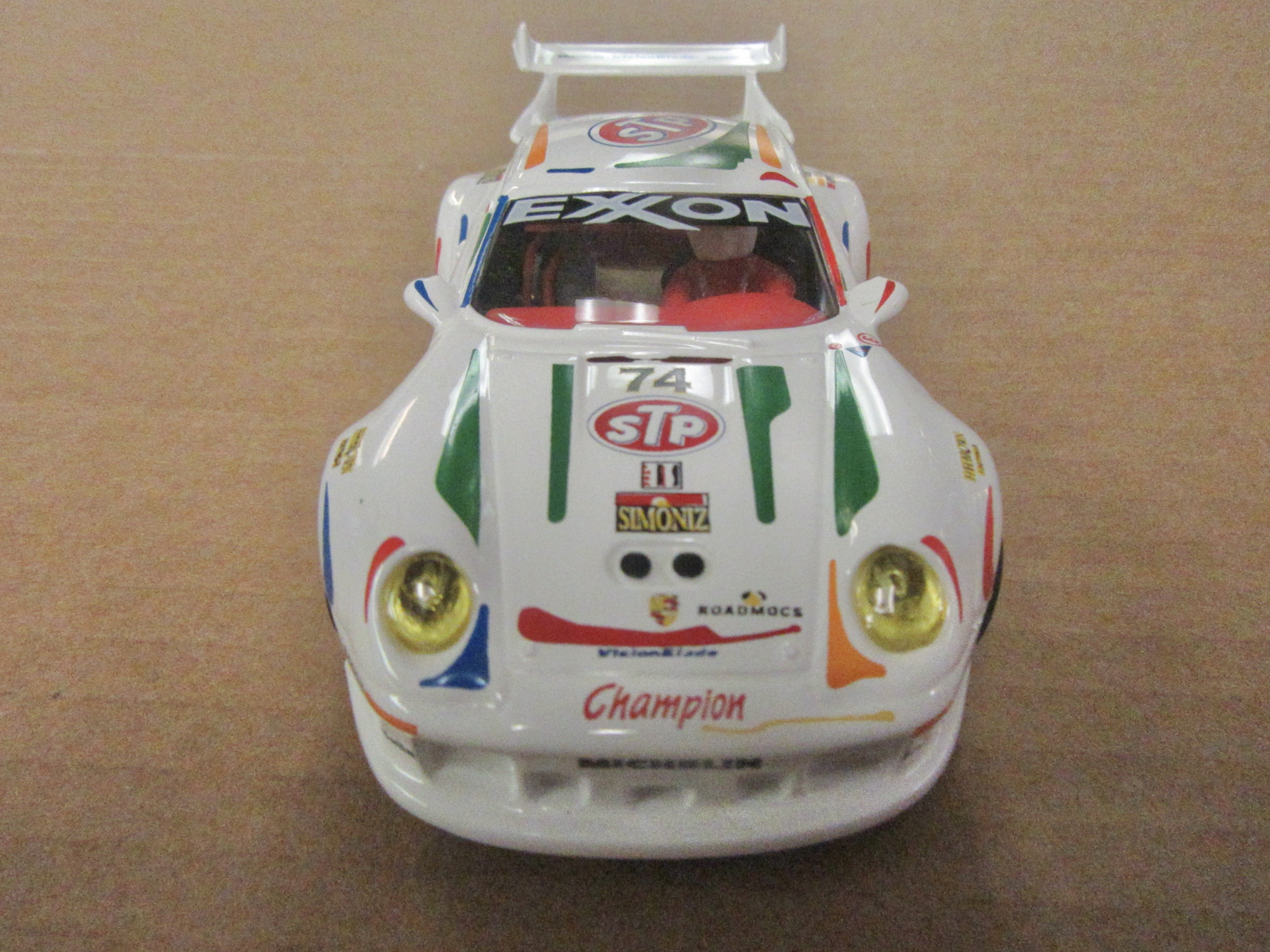 1/32ND SCALE PORSCHE 911 GT2
