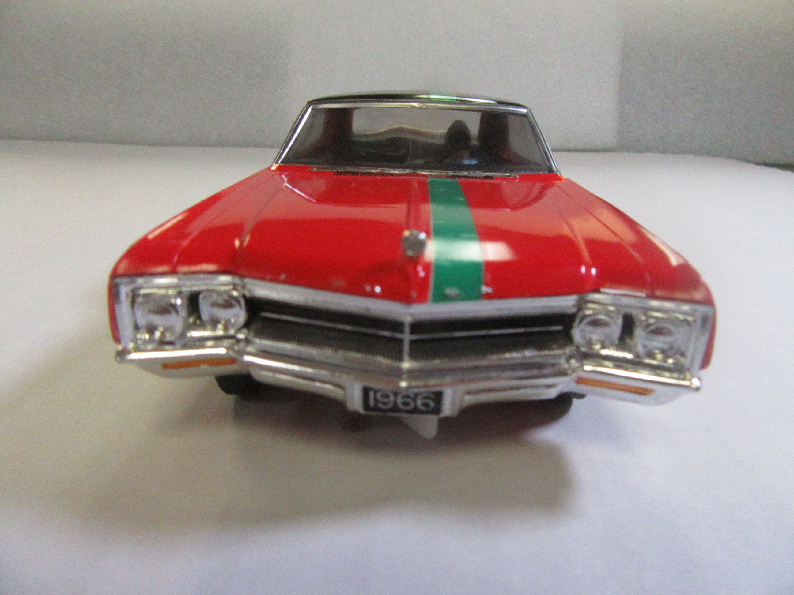 1/25TH SCALE BUICK WILDCAT, FRONT VIEW.