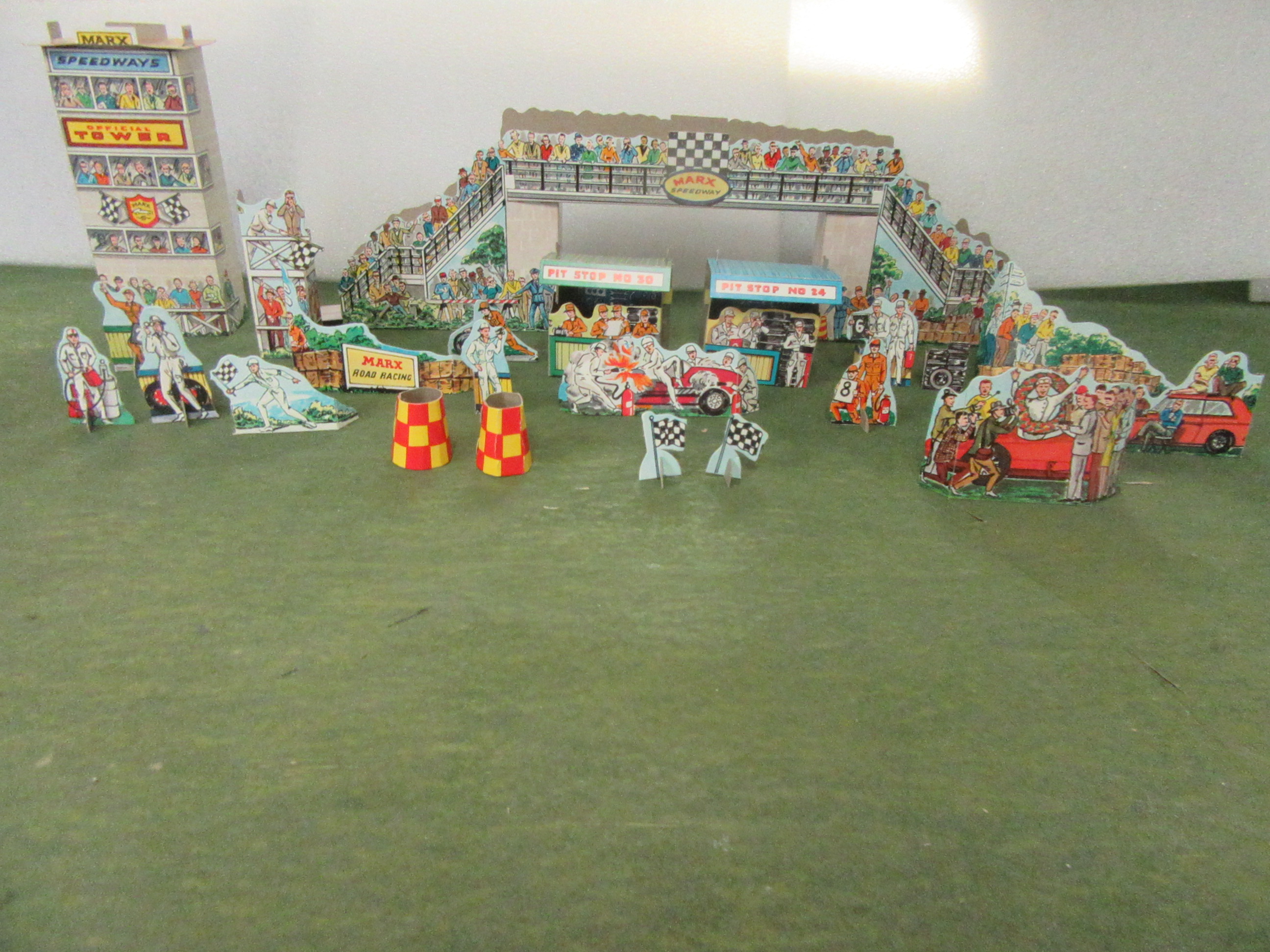 CARDBOARD SET ASSEMBLED. RARE