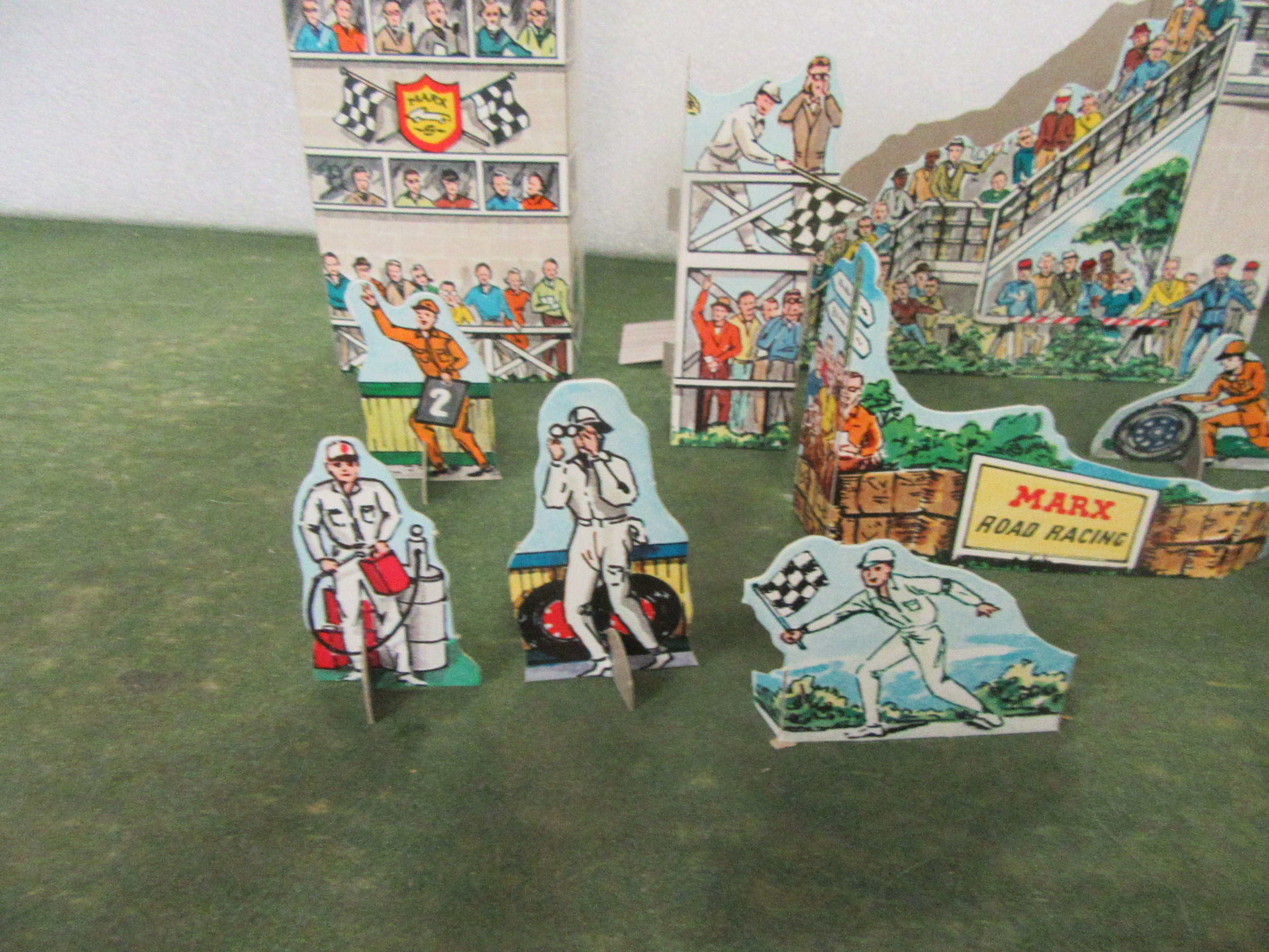 MORES 1/32ND SCALE CARDBOARD FIGURES.