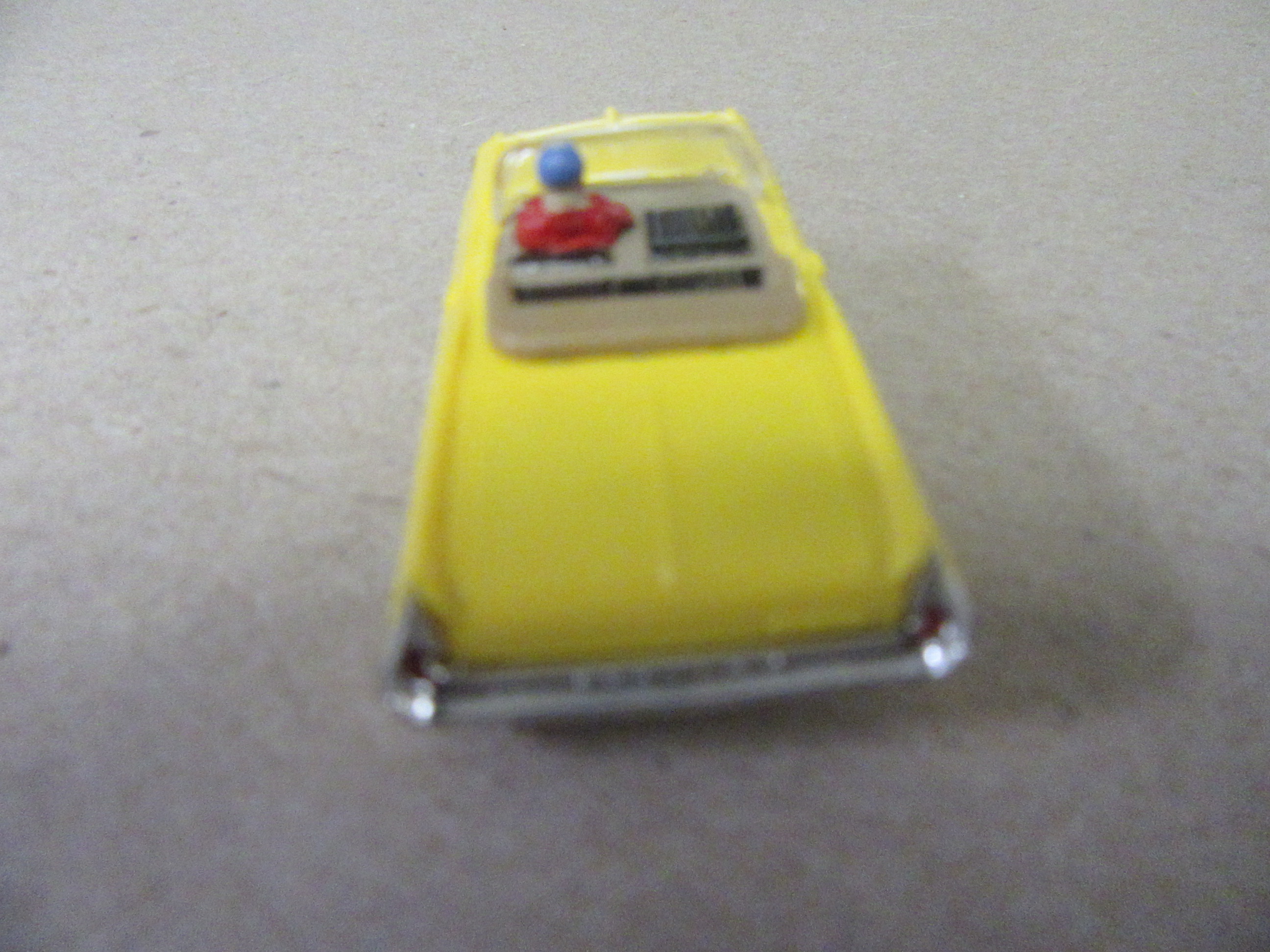HO SCALE PONTIAC BONNEVILLE BACK VIEW