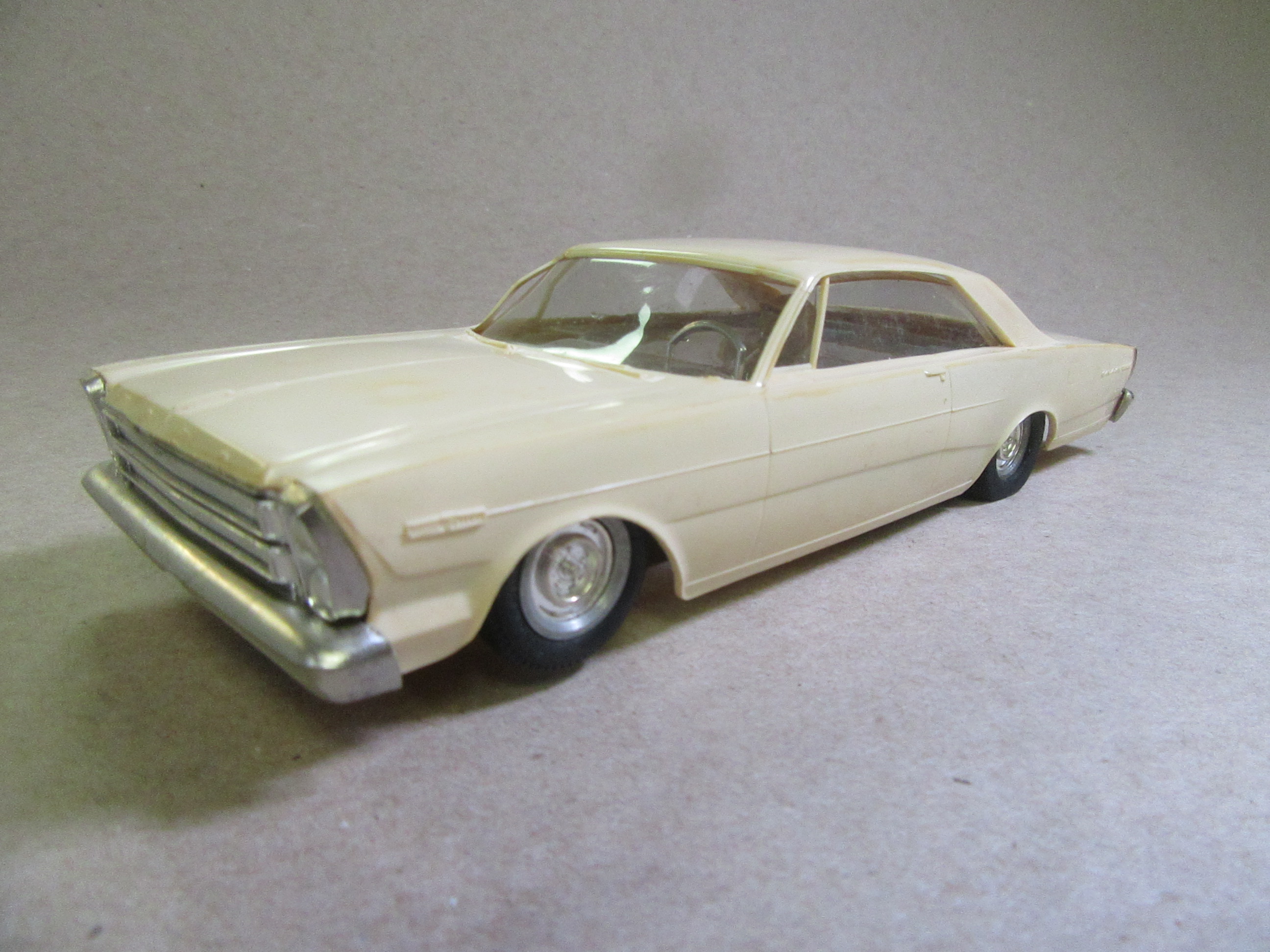 1/25TH SCALE FORD GALAXIE