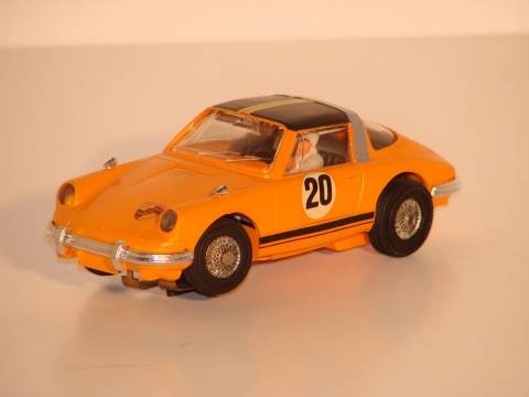 1/32ND SCALE PORSCHE 911T TARGA