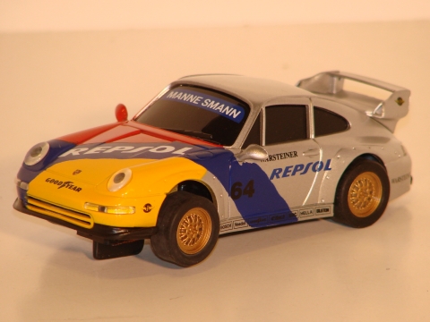 1/32ND SCALE PORSCHE 911 GT2