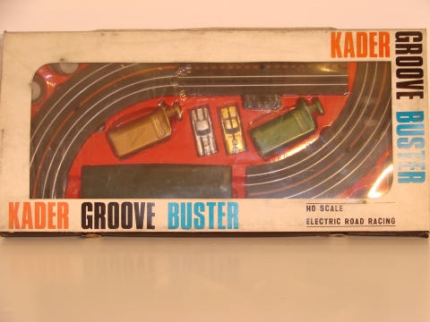 HO SCALE SET, 2 CORVETTES,MIB. RARE