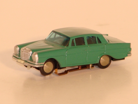 HO SCALE METAL MERCEDES 250 SE