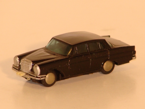 HO SCALE METAL EARLY TYPE MERCEDES 250 SE