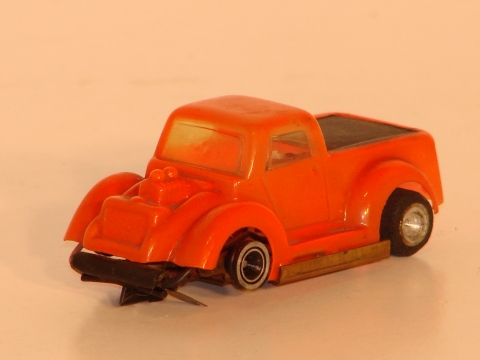 HO SCALE VACUUM BODY PICKUP TRUCK