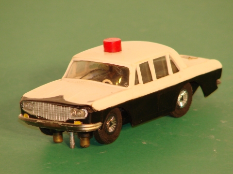 1/36 POLICE CAR.