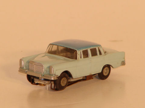 HO SCALE MERCEDES 220