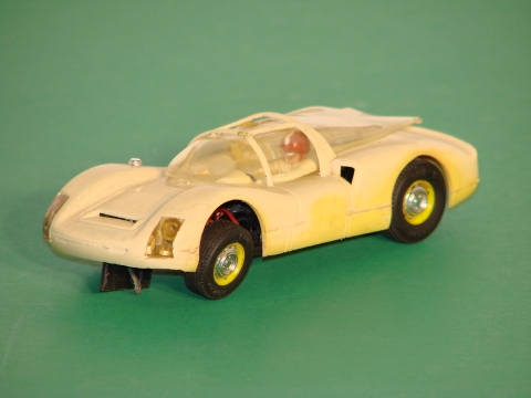 1/32ND SCALE PORSCHE CARRERA 6 WITH LATE BRASS CHASSIS. RARE