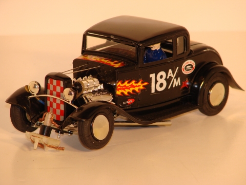 1/24TH SCALE 1932 FORD HOT ROD COUPE MADE IN 1959 WITH A 3/12 VOLT MOTOR, RARE