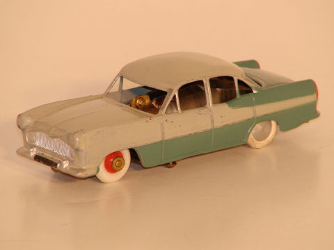 1/43RD SCALE ZAMAC SIMCA ARIANE,BODY BY QUIRALU. MADE IN 1958.VERY RARE