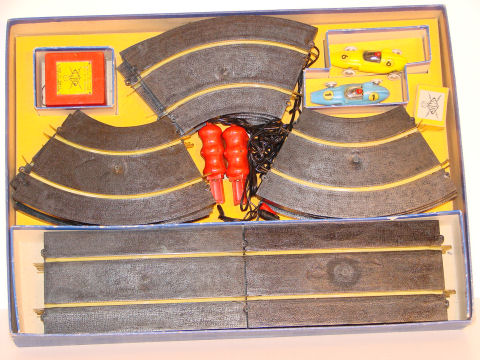 1/43RD SCALE 1962 COOPER SET. 1ST VERSION.