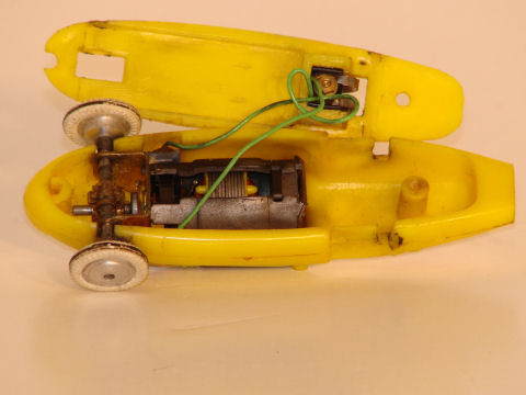 UNDERSIDE OF THE EARLY COOPER.1ST VERSION