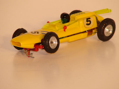 1/32ND SCALE YELLOW LOTUS 25