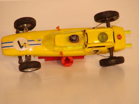 1/32ND SCALE YELLOW PORSCHE 804