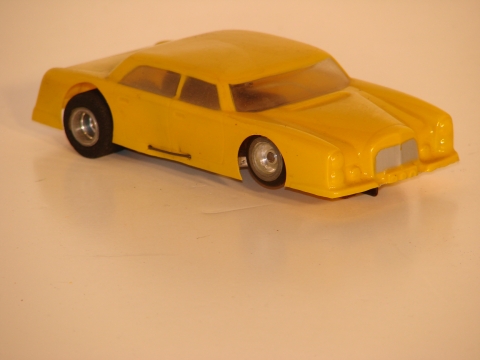 1/32ND SCALE MERCEDES SEDAN