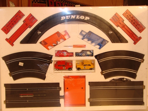 1/40TH SCALE GORDINI SET WITH A DUNLAP BRIDGE ,2 CARS & 2 EXTRA BODIES.