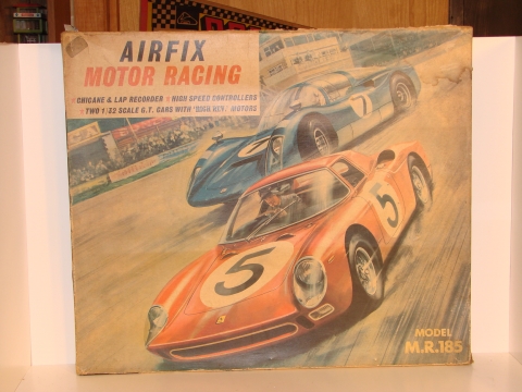 1/32ND SCALE SET WITH A PORSCHE CARREA 6 & A FERRARI 250 LM