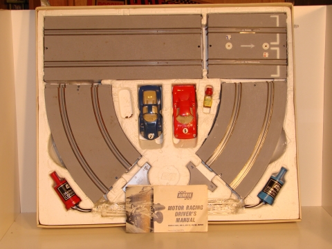 1/32ND SCALE SET WITH THE FERRARI 250 LM & PORSCHE CARRERA 6